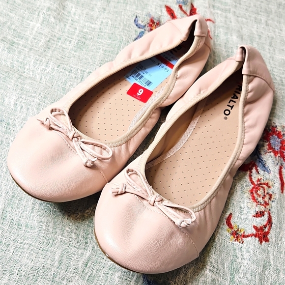 Rialto Shoes - Rialto ballet flats In Soft Pink/cream Size 9 NWOT